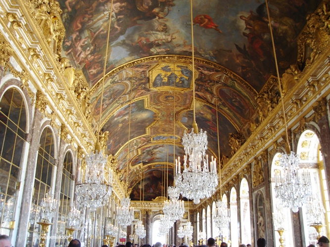 Espelhos do Palácio de Versalhes - França